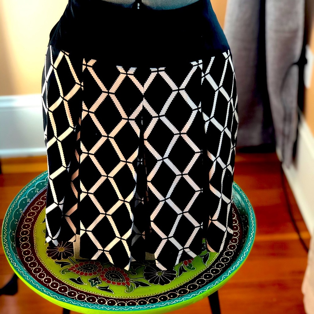 Creative Concepts pleated skirt size small